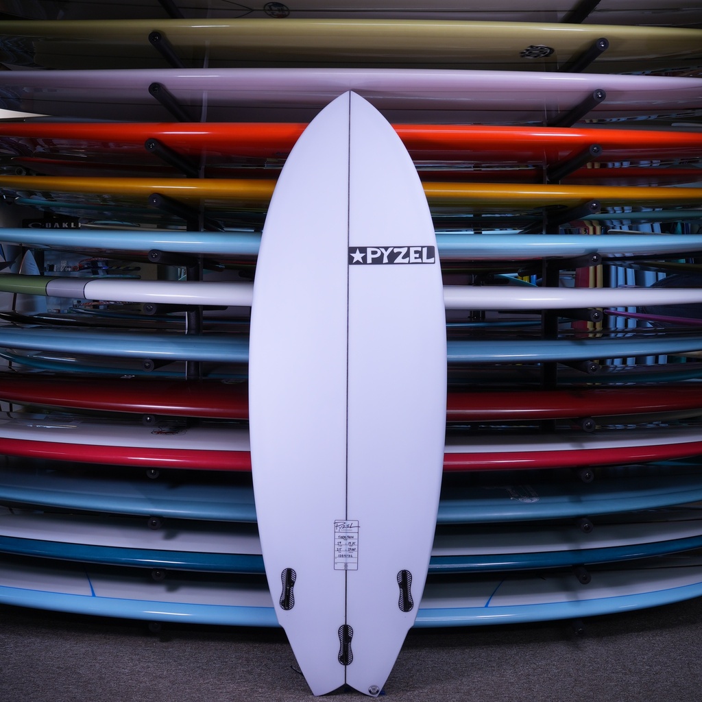 Pyzel Tiger Twin PU/Poly 5'4" - bottom